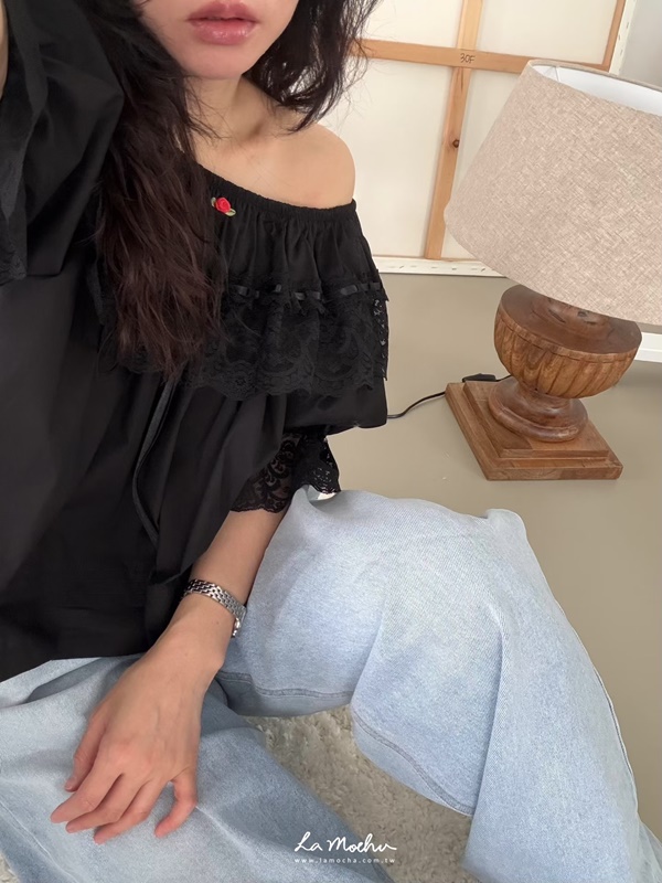 彈性領蕾絲澎袖上衣
